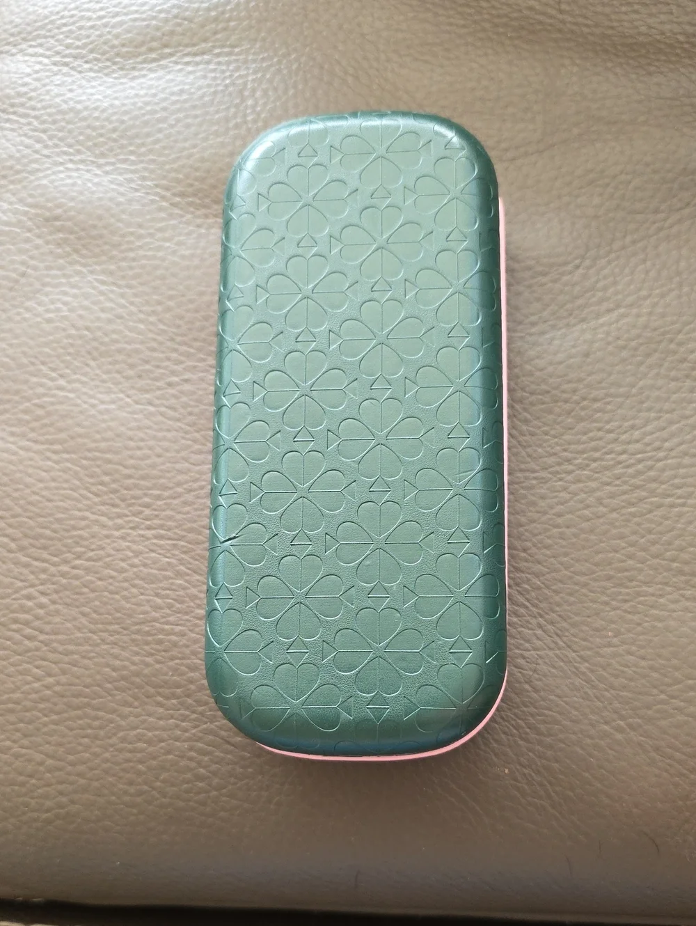 Kate Spade New York hard-shell eyeglasses case  Pink And green.